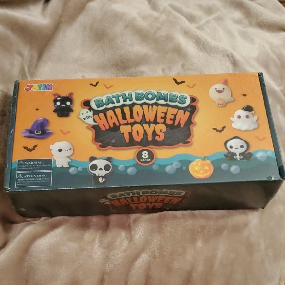 Halloween Bath Bombs with Surprise Toys - 8 Pack